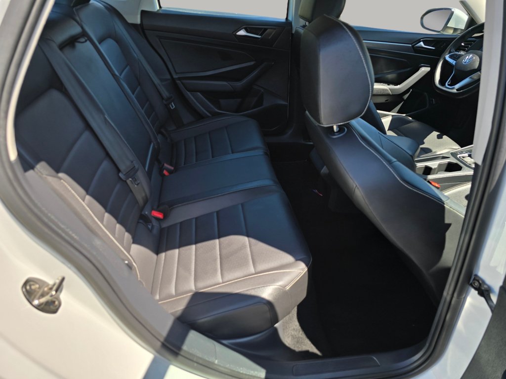 Used 2024 Volkswagen Jetta SE FWD image 40