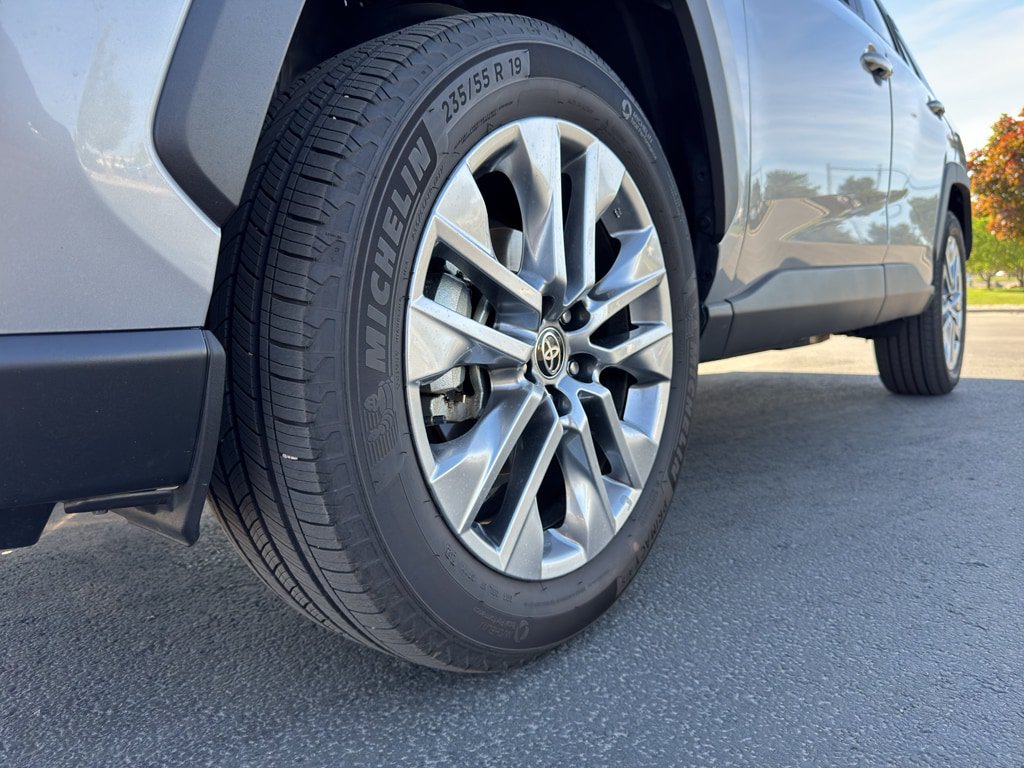 Used 2025 Toyota RAV4 XLE Premium w/ Weather Package AWD/4WD image 19