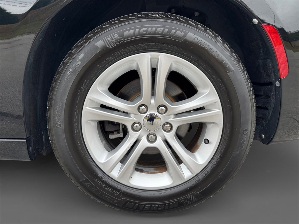 Used 2018 Dodge Charger SXT image 10