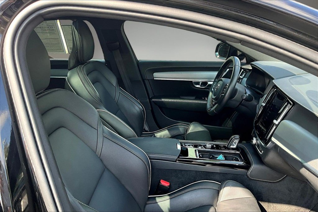 Used 2021 Volvo S90 T8 R-Design AWD/4WD image 29