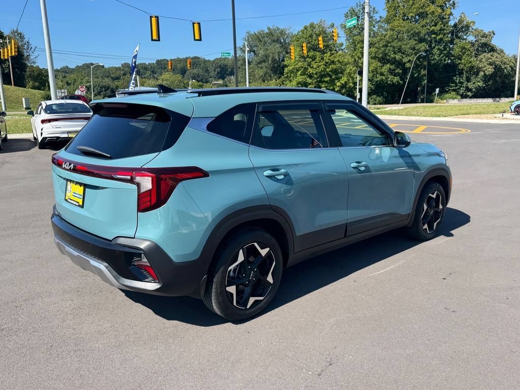 Used 2025 Kia Seltos EX w/ EX Sunroof Package FWD image 4