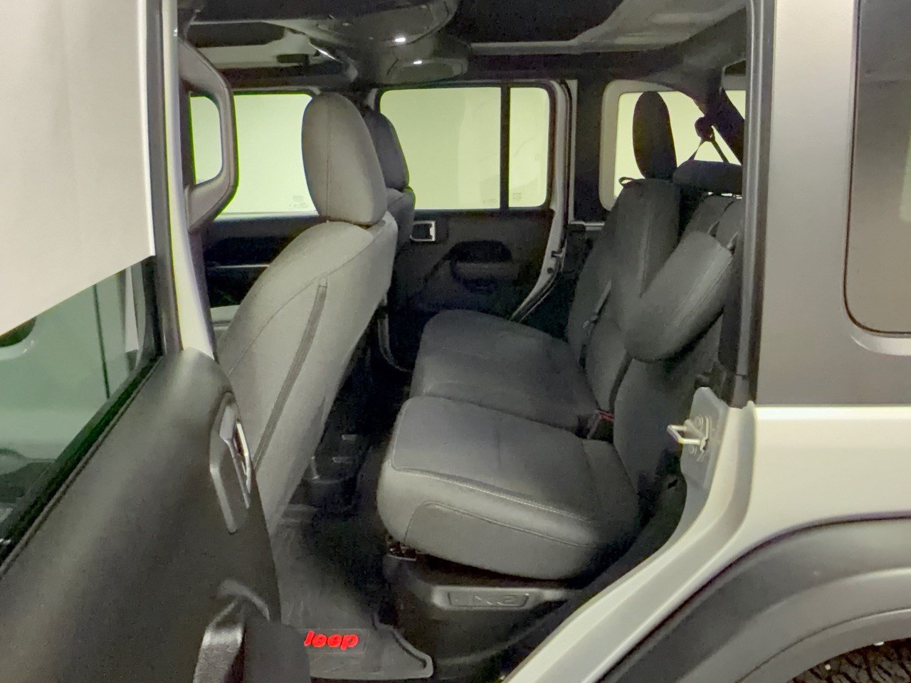 Used 2024 Jeep Wrangler Unlimited AWD/4WD image 25