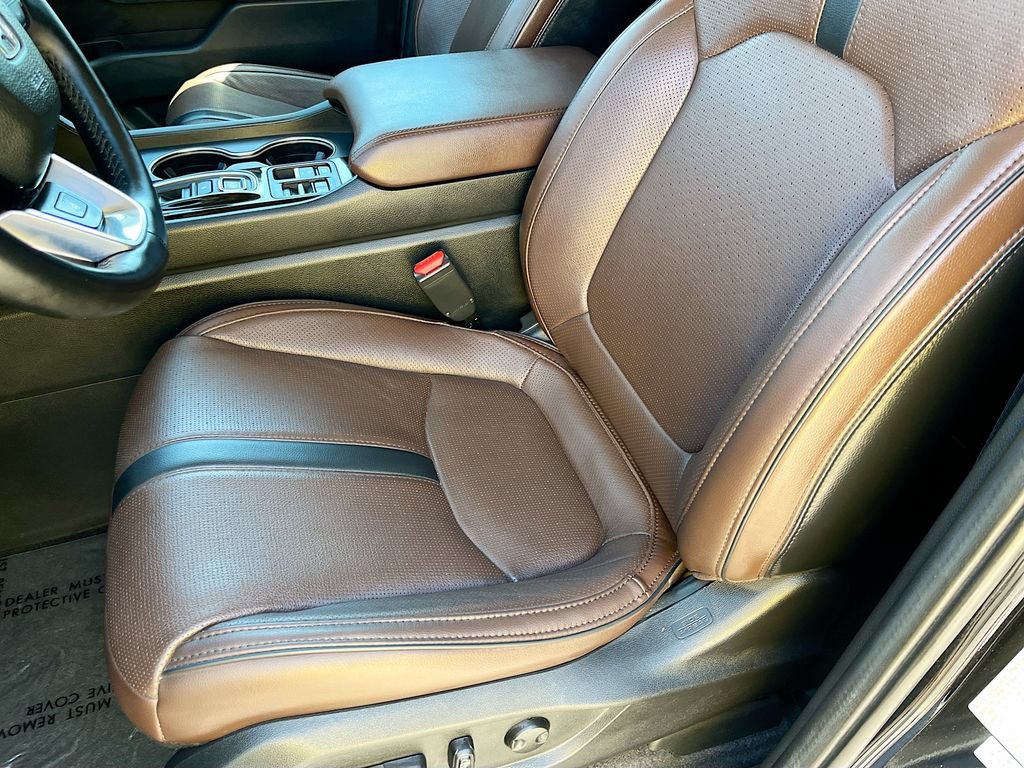 Used 2025 Honda Pilot Elite image 20