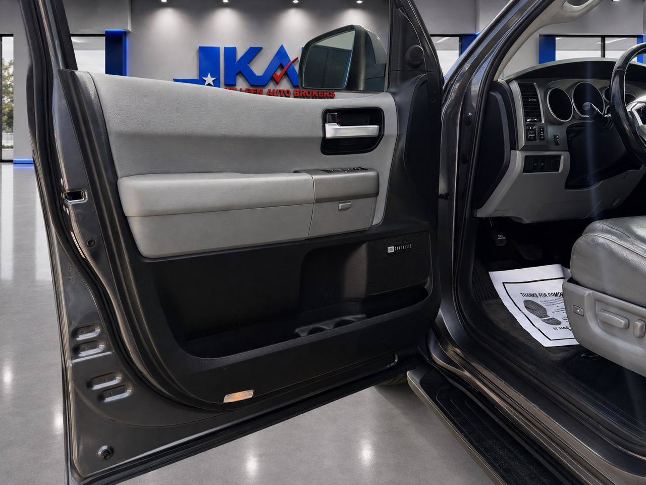 Used 2015 Toyota Sequoia Limited RWD image 9