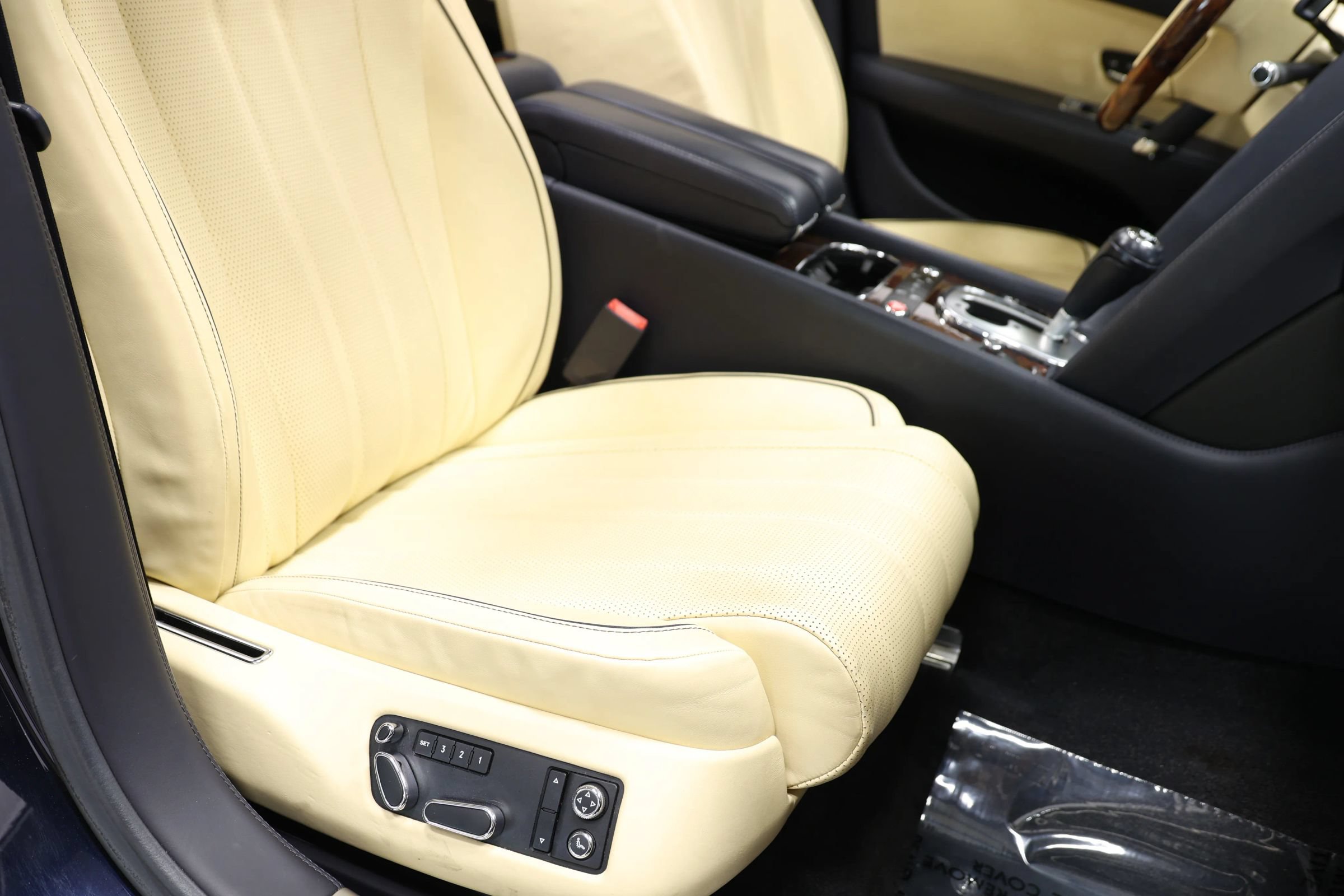 Used 2015 Bentley Flying Spur V8 AWD/4WD image 94