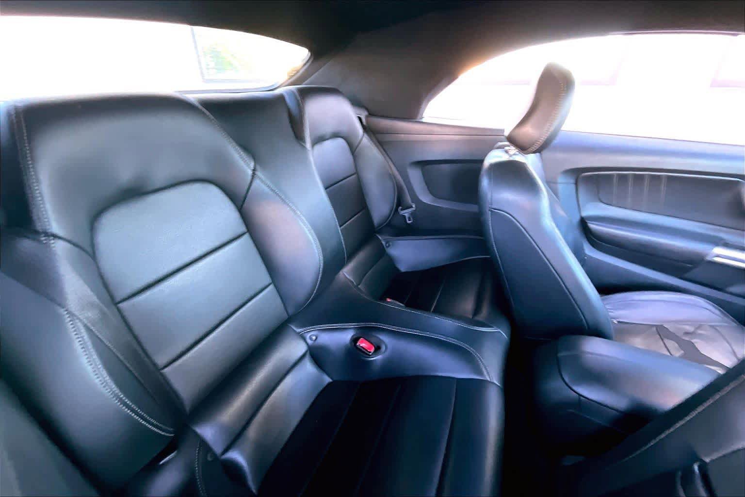 Used 2015 Ford Mustang Premium RWD image 15