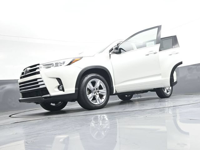 Used 2019 Toyota Highlander Limited FWD image 44