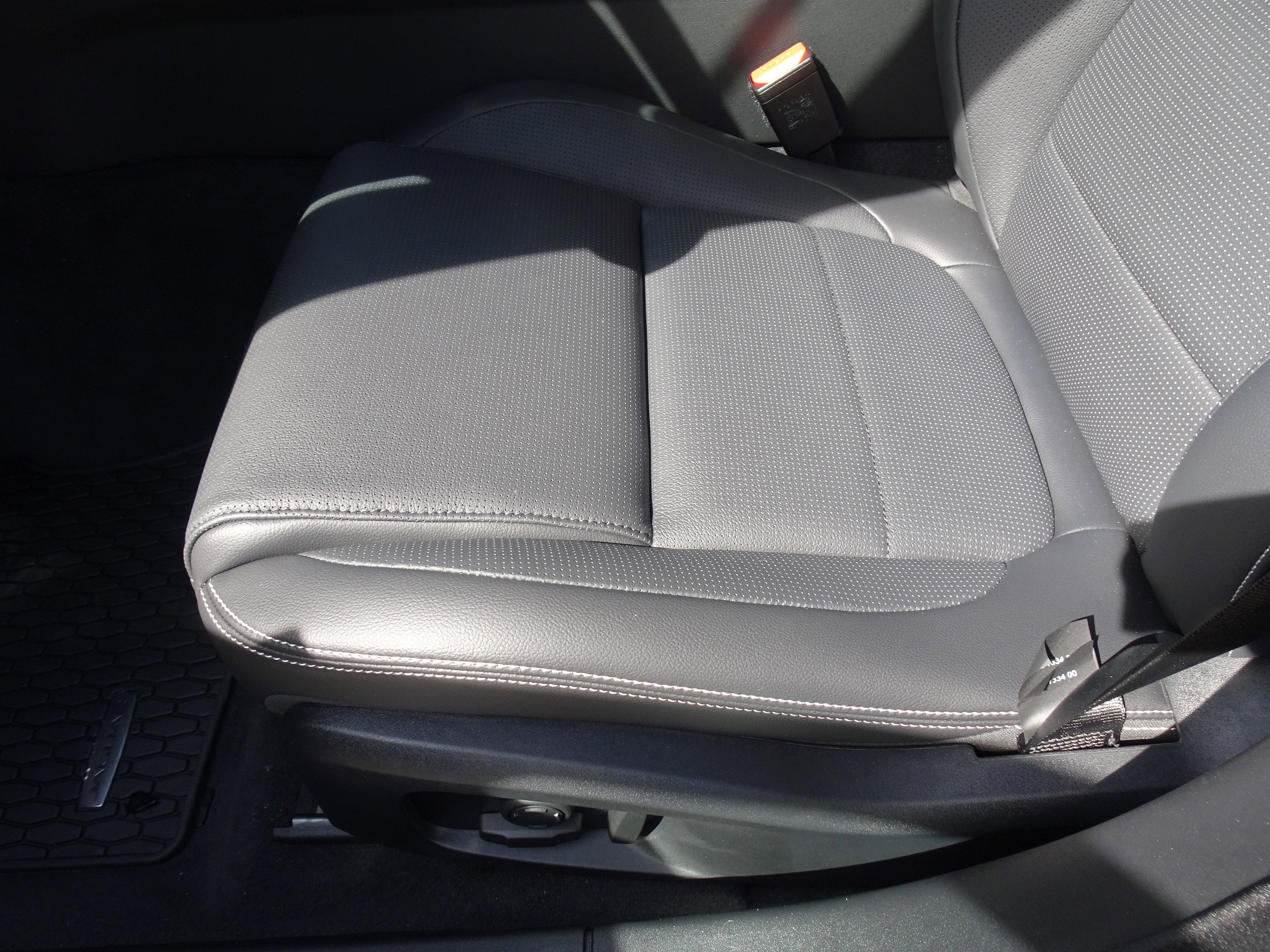 New 2024 Jaguar XF R-Dynamic SE image 19