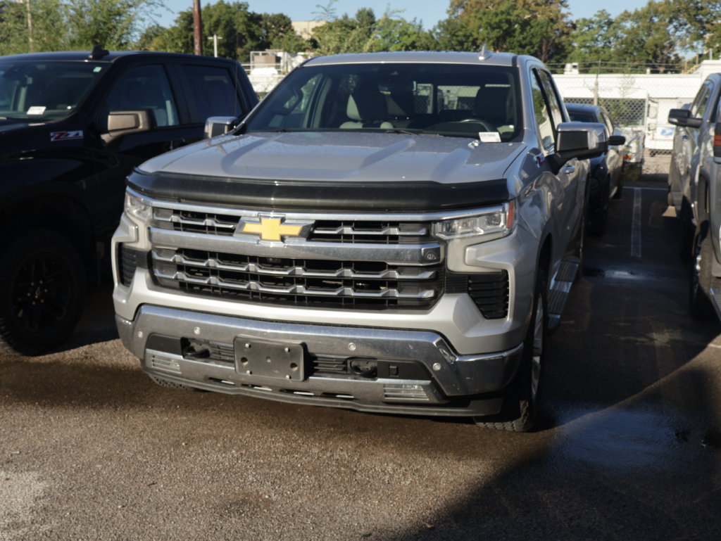 Used 2022 Chevrolet Silverado 1500 LTZ w/ LTZ Premium Package AWD/4WD image 14