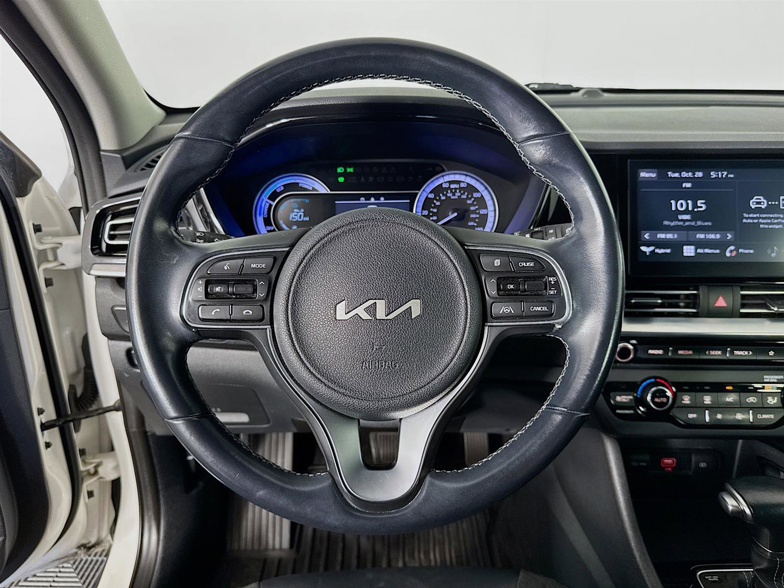 Certified 2022 Kia Niro LXS image 12