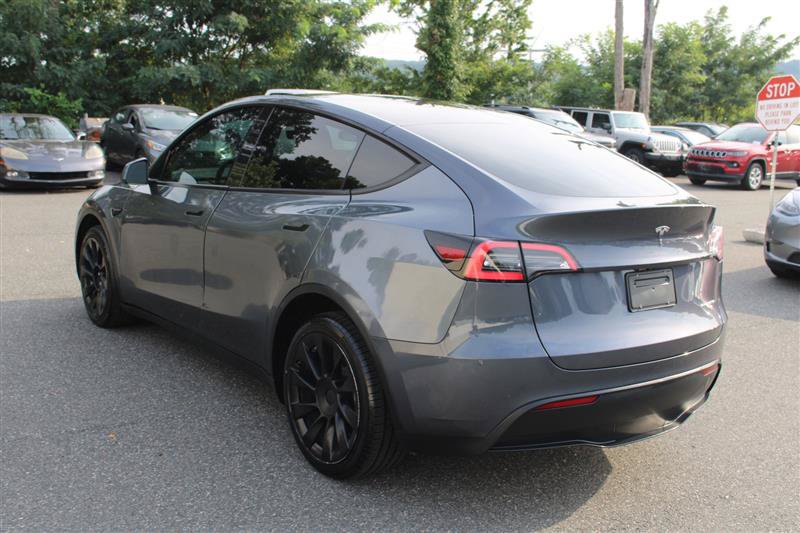 Used 2023 Tesla Model Y Long Range AWD/4WD image 5