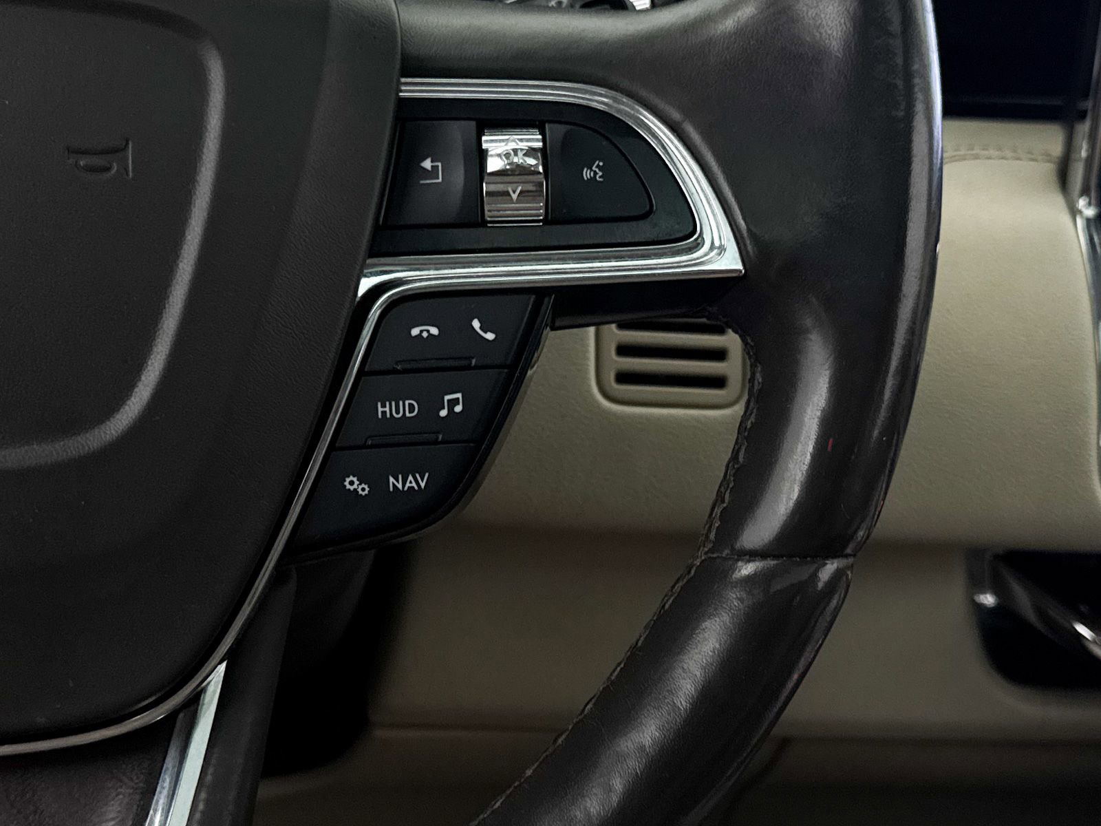 Used 2018 Lincoln Navigator Reserve w/ Technology Package AWD/4WD image 39