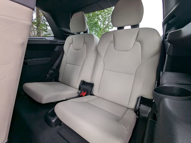 New 2025 Volvo XC90 B5 Plus w/ Protection Package Premier image 17