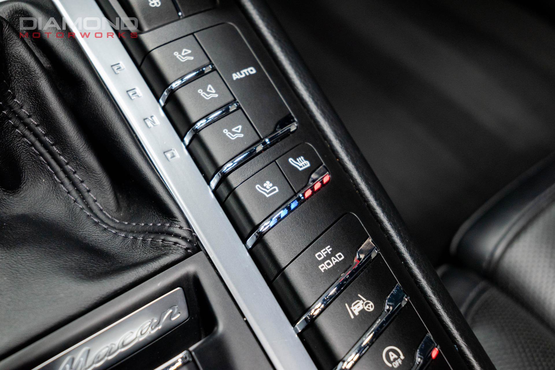 Used 2018 Porsche Macan Turbo image 86