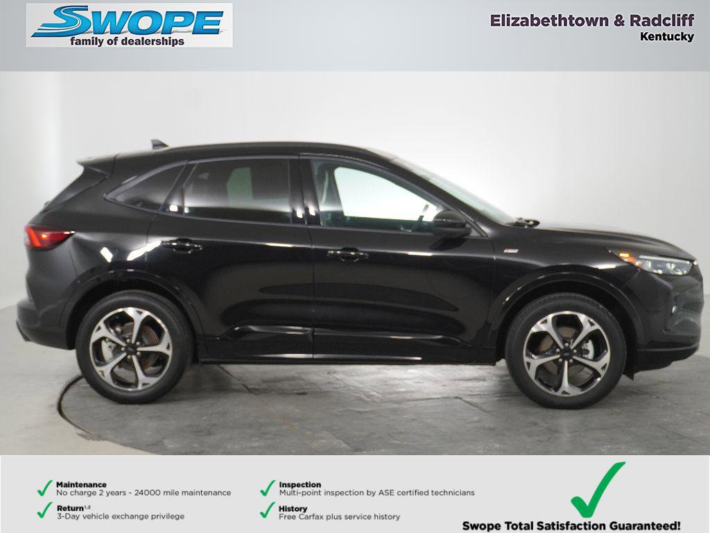 Used 2025 Ford Escape ST-Line Elite w/ Premium Technology Package image 2