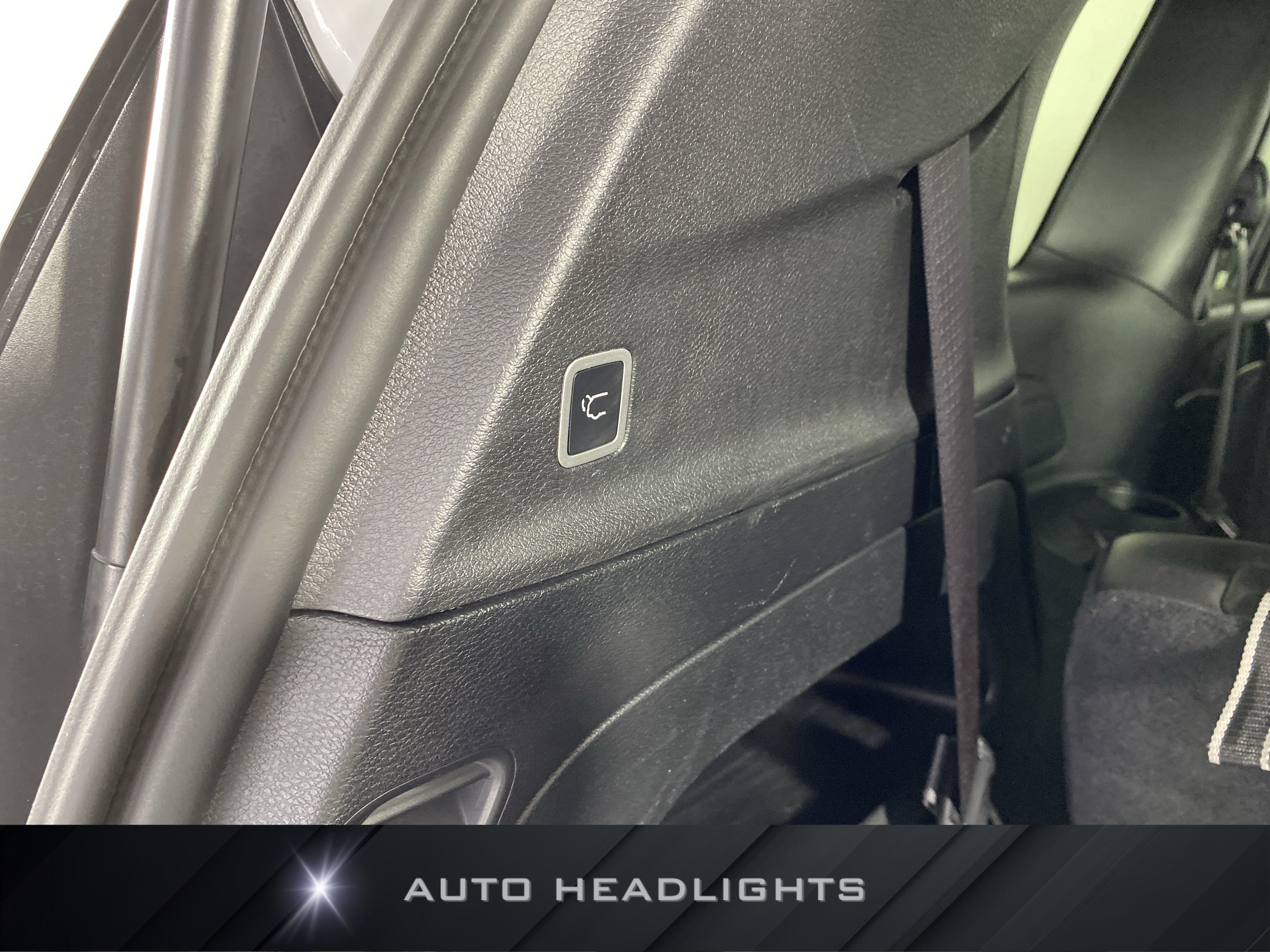 Used 2025 Chrysler Pacifica Select FWD image 35