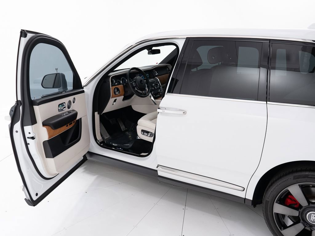 Certified 2020 Rolls-Royce Cullinan image 10