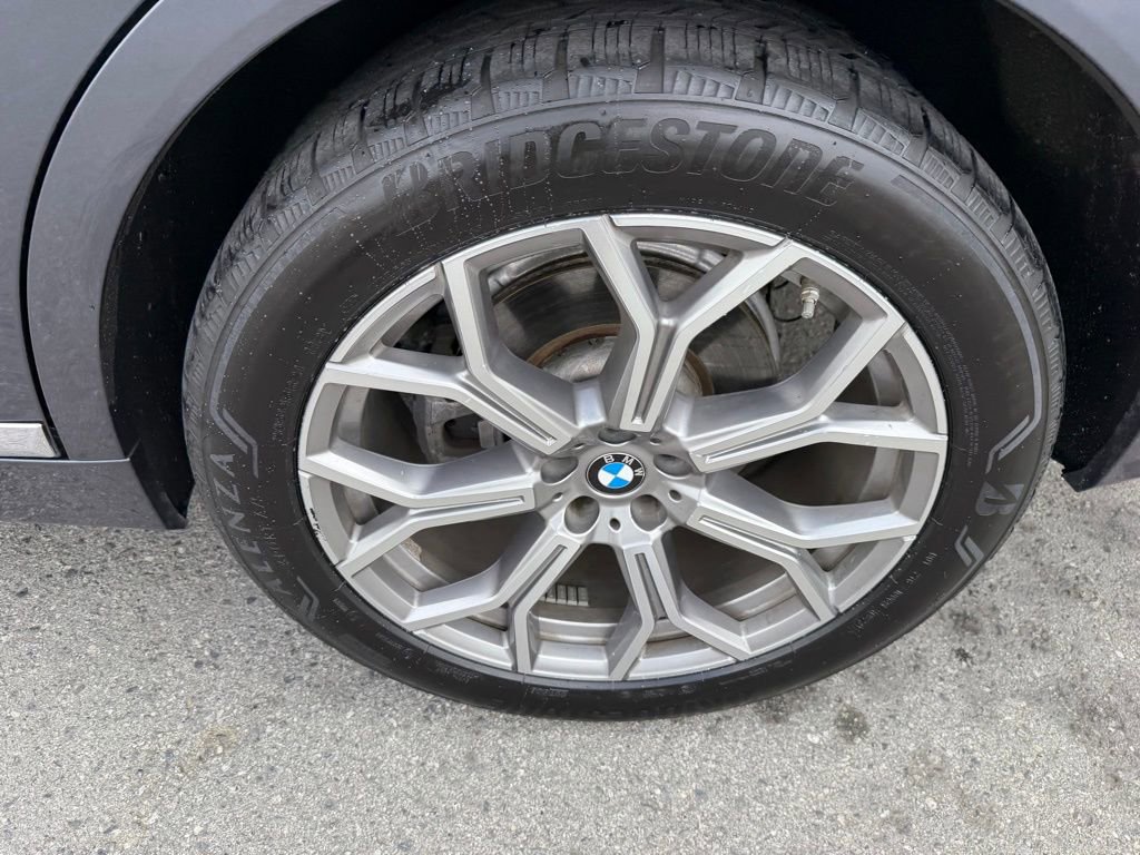 Used 2020 BMW X7 xDrive40i w/ Premium Package AWD/4WD image 13