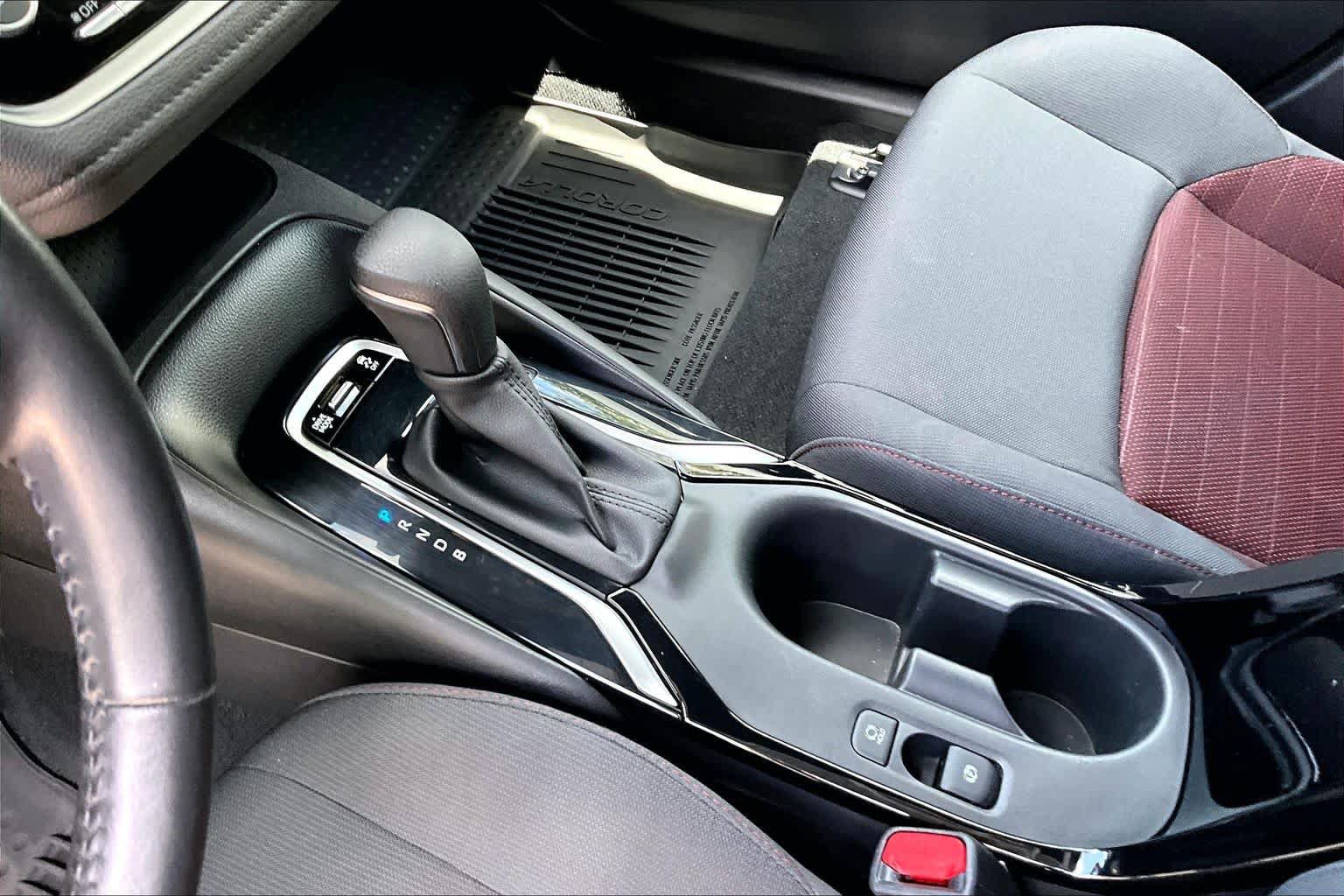 Used 2024 Toyota Corolla SE FWD image 17