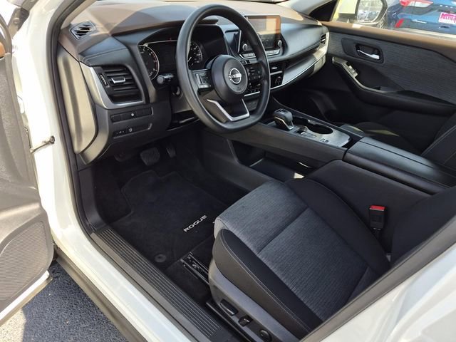 Used 2023 Nissan Rogue SV image 18