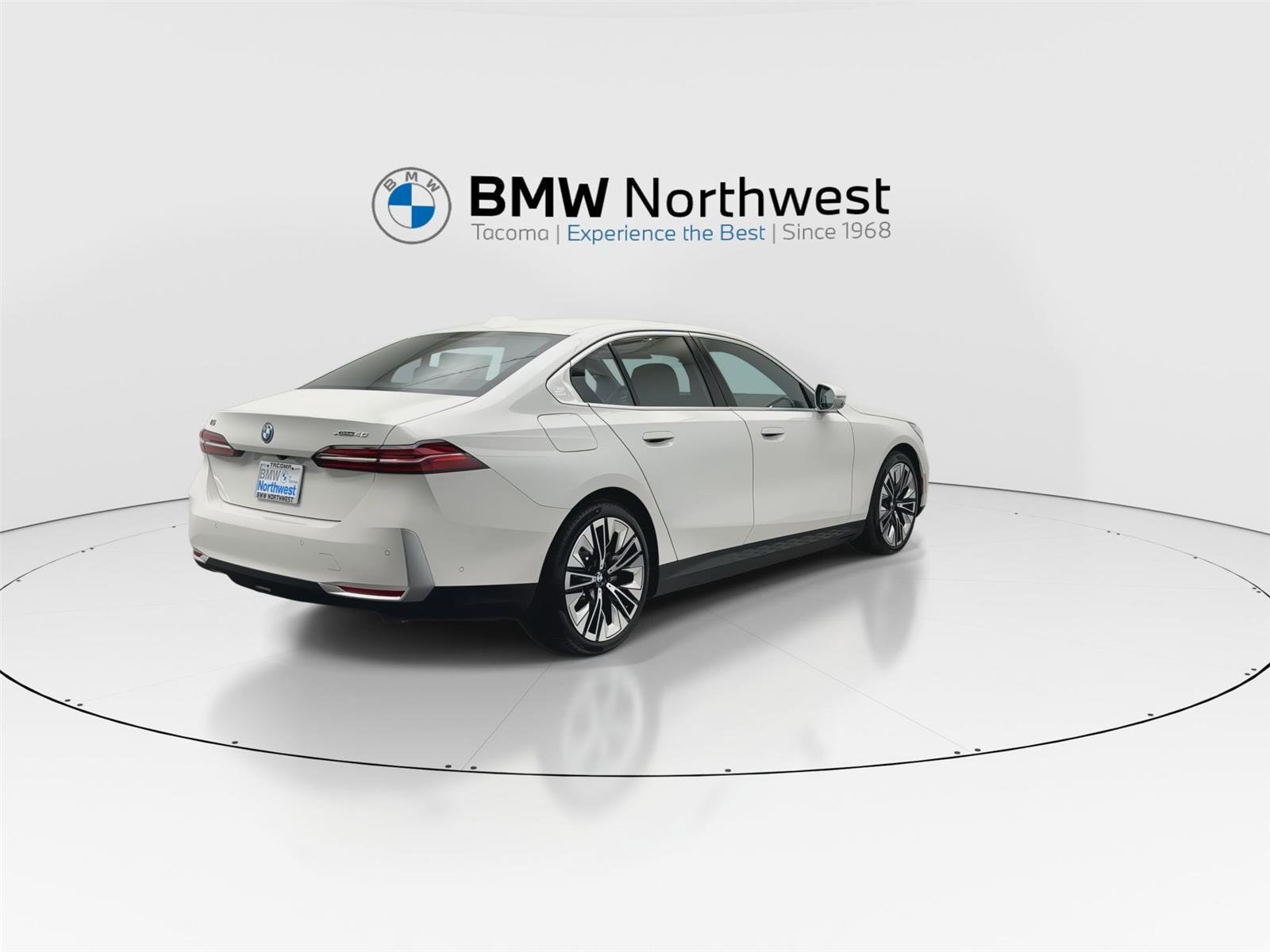 New 2026 BMW i5 eDrive40 AWD/4WD image 3