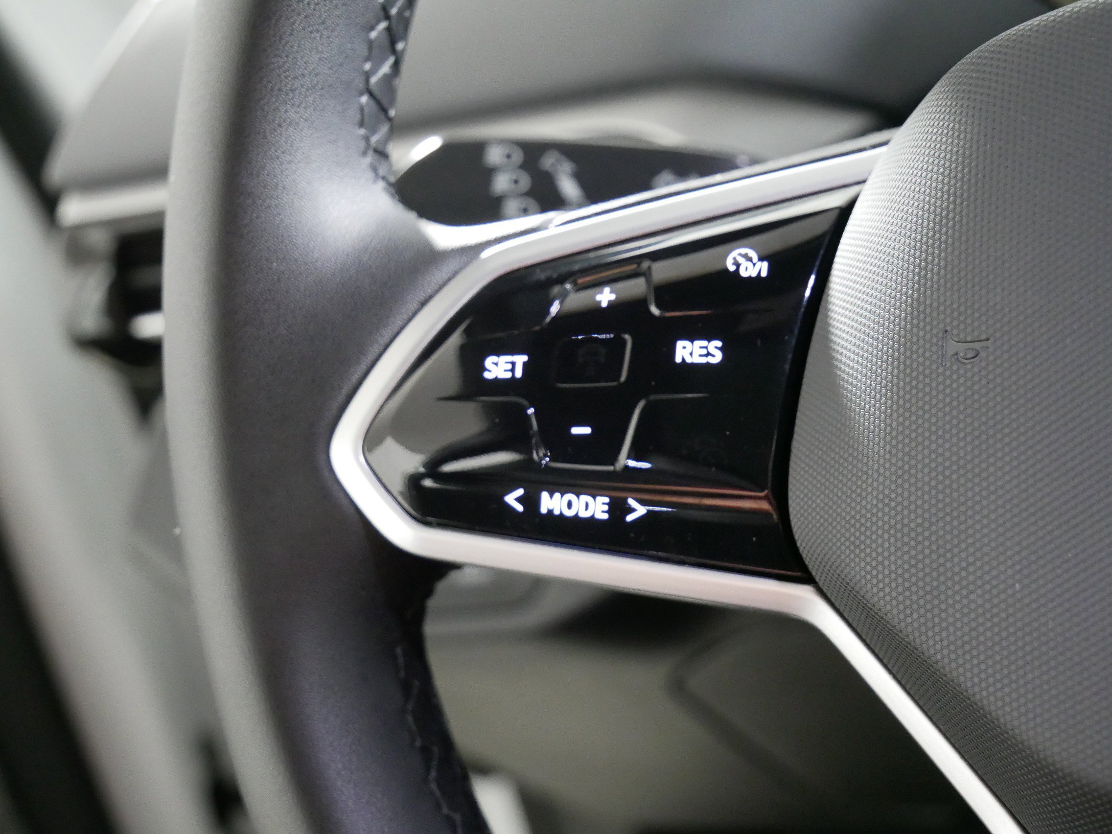 Used 2023 Volkswagen ID.4 Pro S image 27