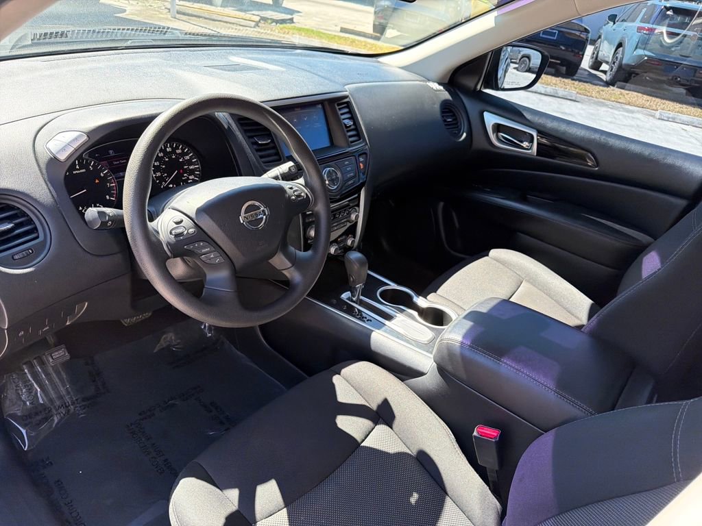 Used 2020 Nissan Pathfinder S image 13