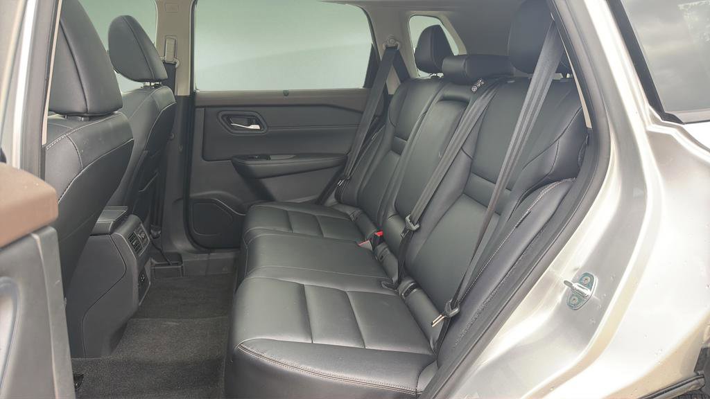 Certified 2023 Nissan Rogue SL w/ SL Premium Package AWD/4WD image 16