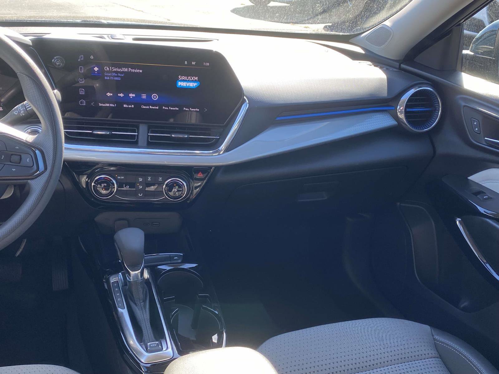 Used 2025 Chevrolet Trax LT image 18