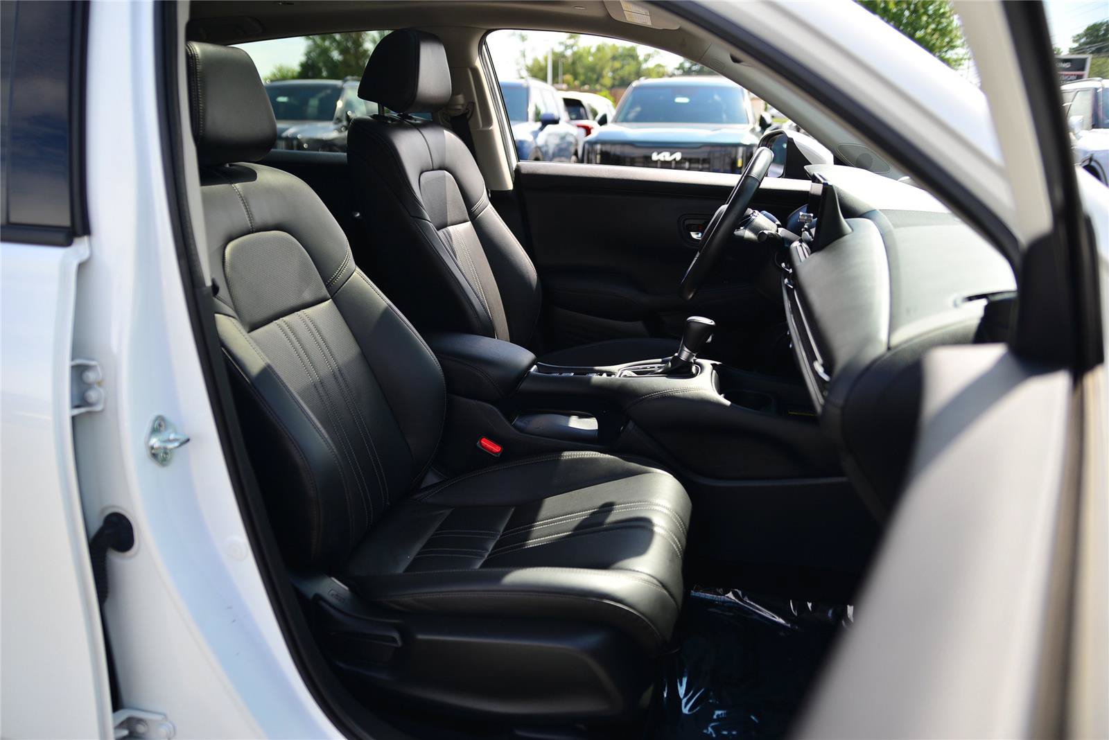 Used 2023 Honda HR-V EX-L image 13