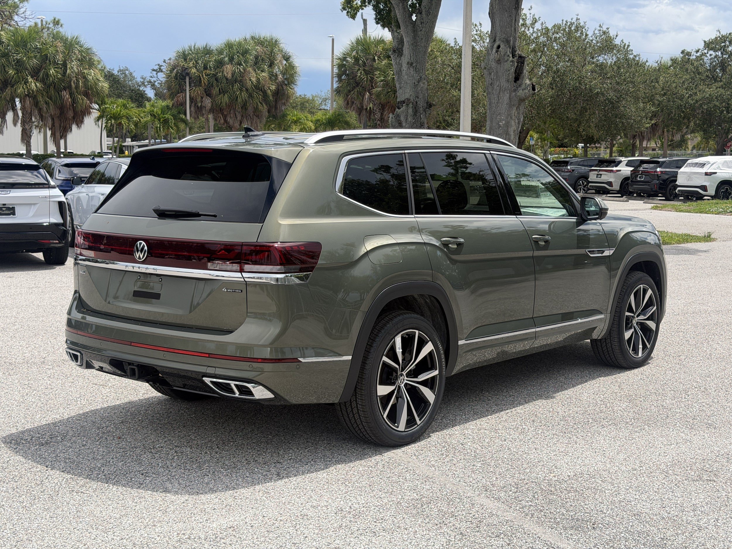 New 2026 Volkswagen Atlas SEL Premium R-Line AWD/4WD image 7