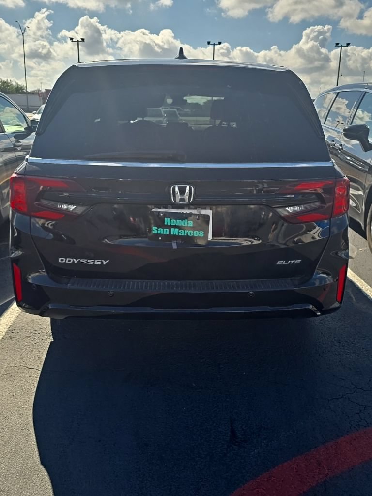 Used 2025 Honda Odyssey Elite image 6