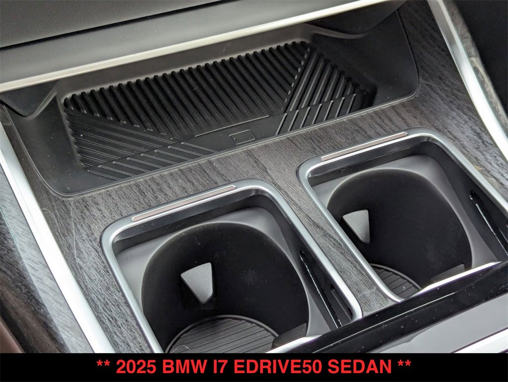 New 2025 BMW i7 eDrive50 w/ M Sport Package image 24