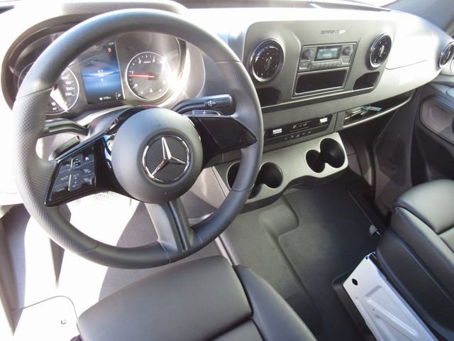 Used 2025 Mercedes-Benz Sprinter 2500 image 31
