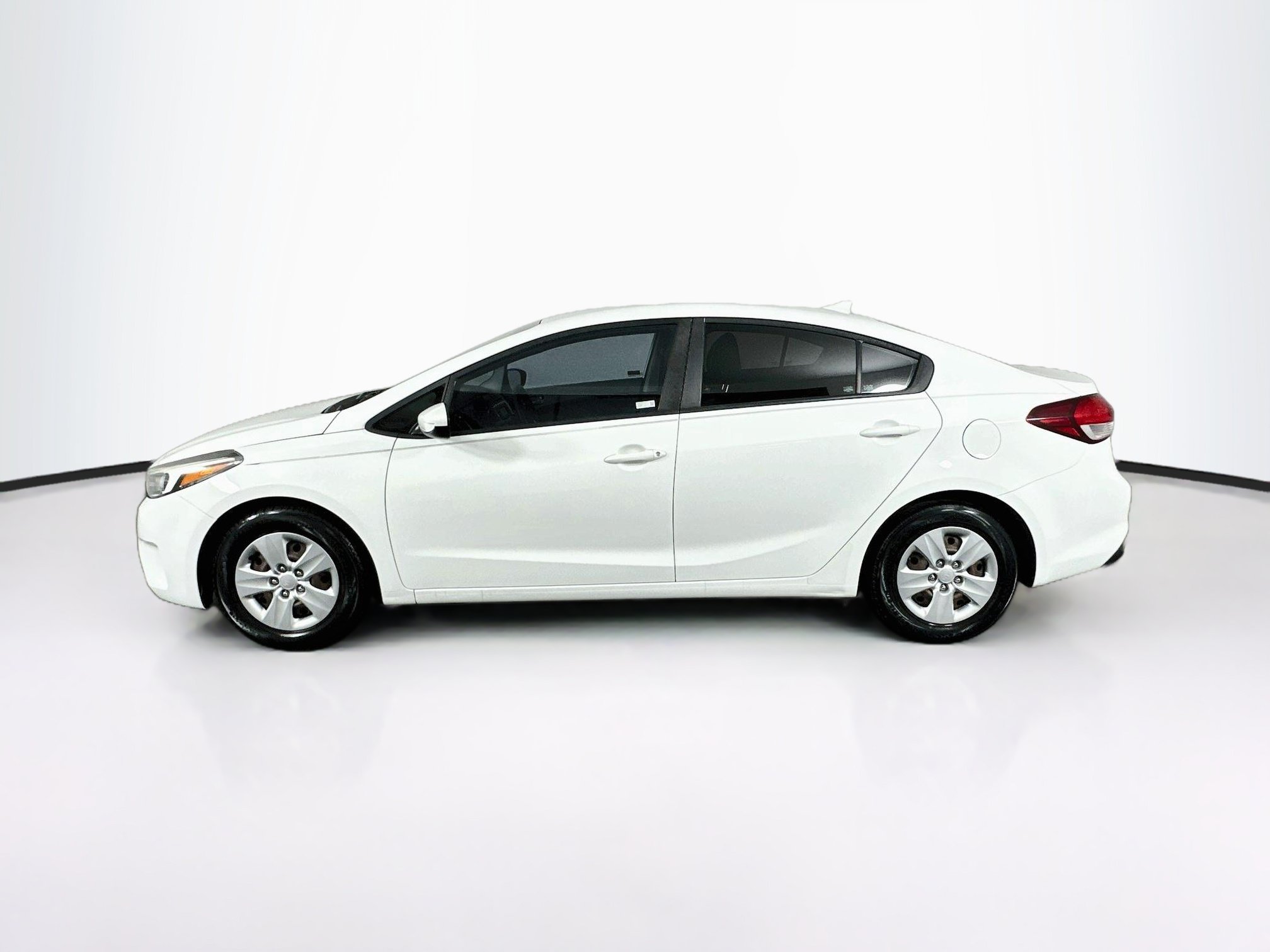 Used 2018 Kia Forte LX FWD image 4