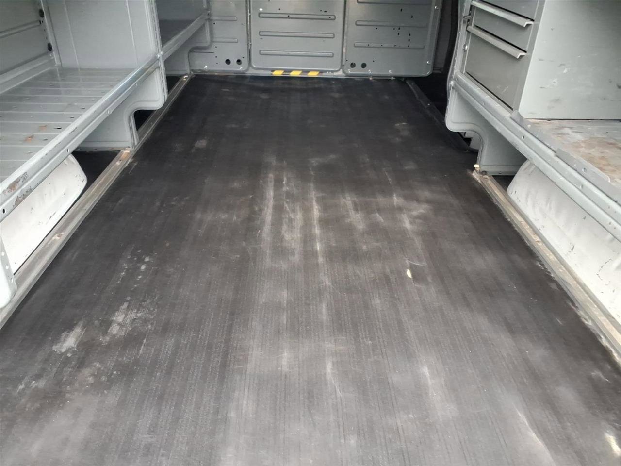 Used 2015 GMC Savana 2500 RWD image 18