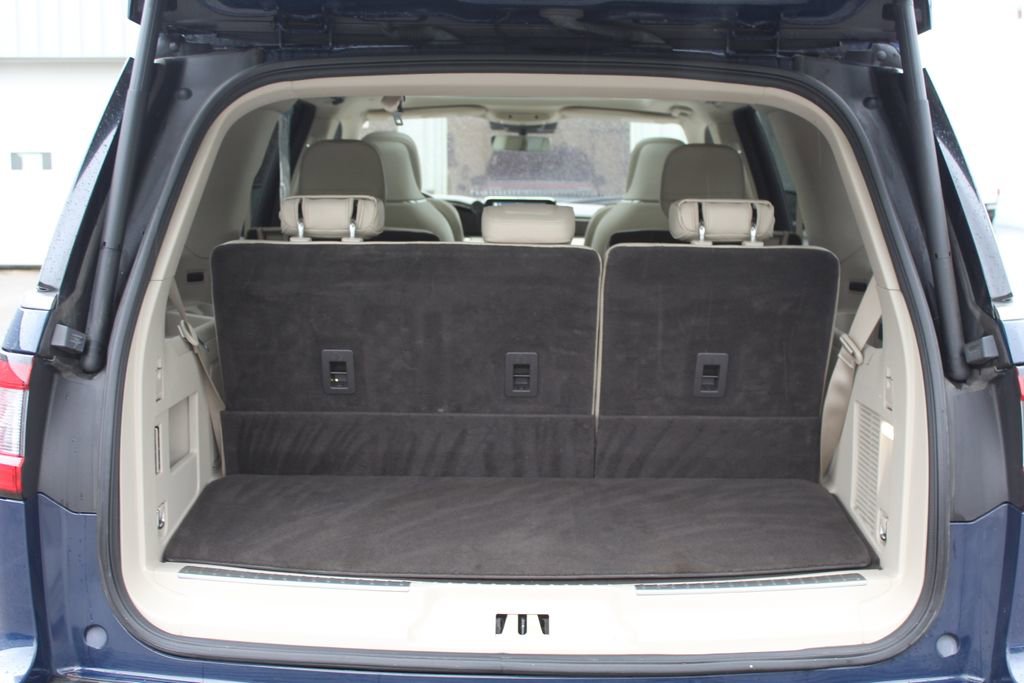 Used 2019 Lincoln Navigator Reserve AWD/4WD image 19