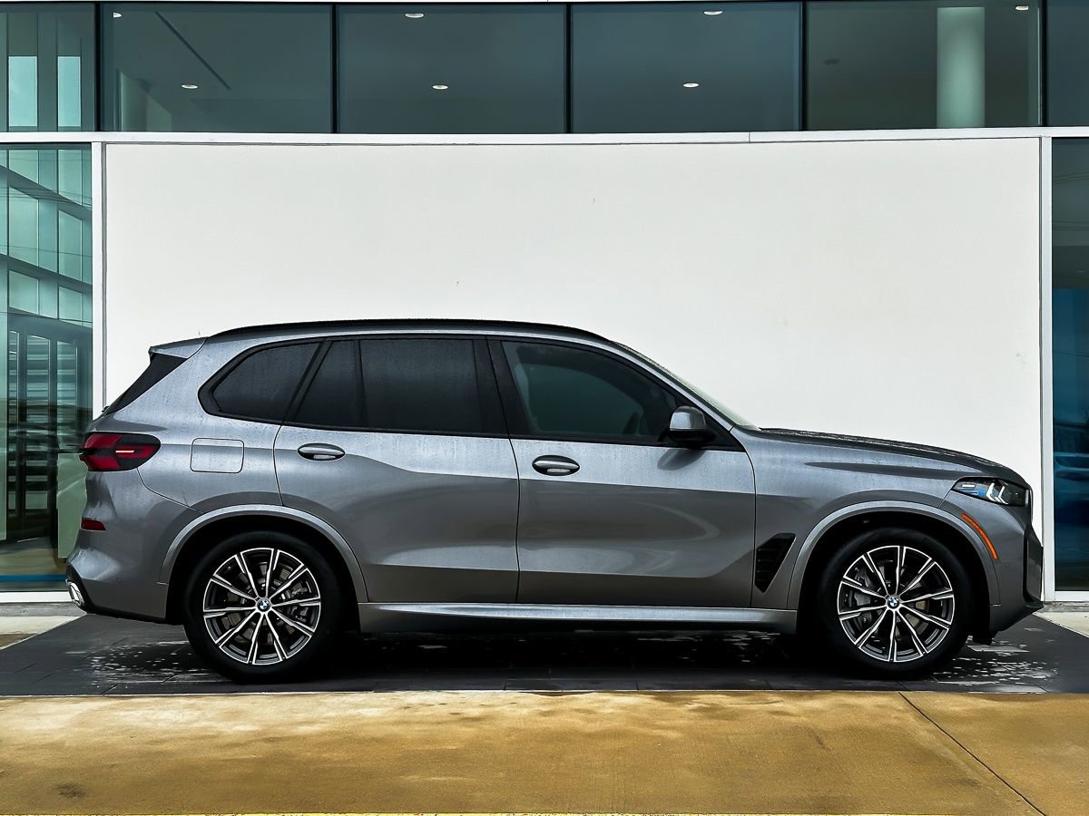 New 2026 BMW X5 xDrive50e w/ M Sport Package image 3