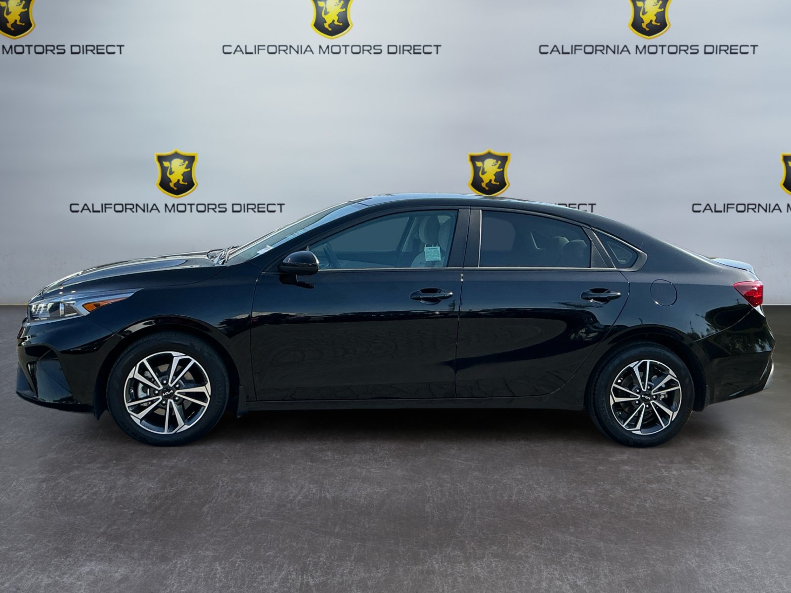Used 2023 Kia Forte LXS FWD image 8