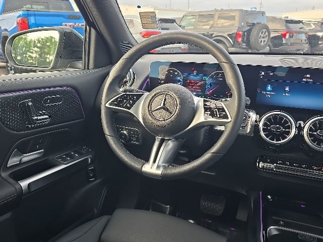 Used 2025 Mercedes-Benz GLB 250 image 36
