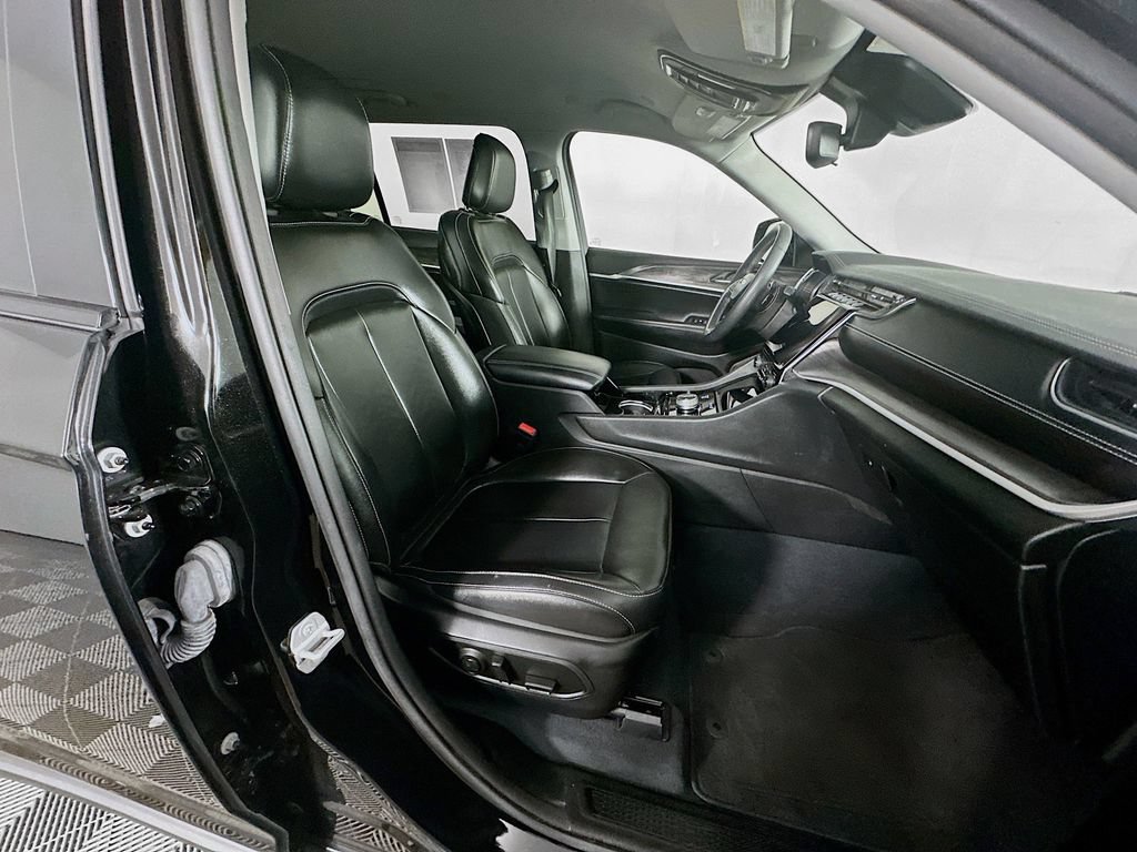 Certified 2023 Jeep Grand Cherokee L Limited AWD/4WD image 41