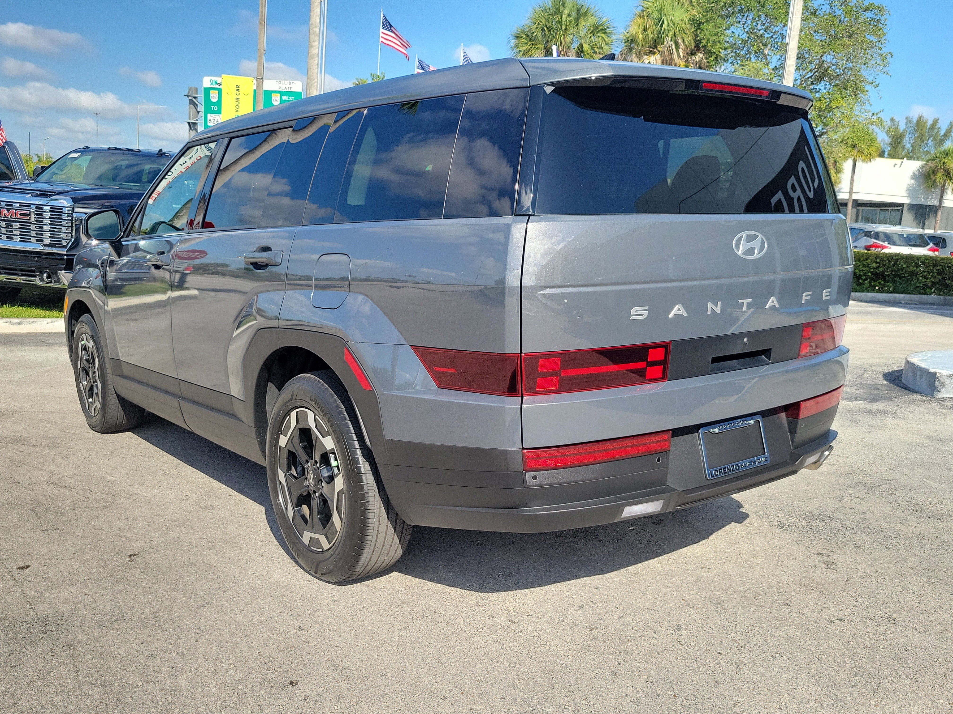 Used 2025 Hyundai Santa Fe SE image 7