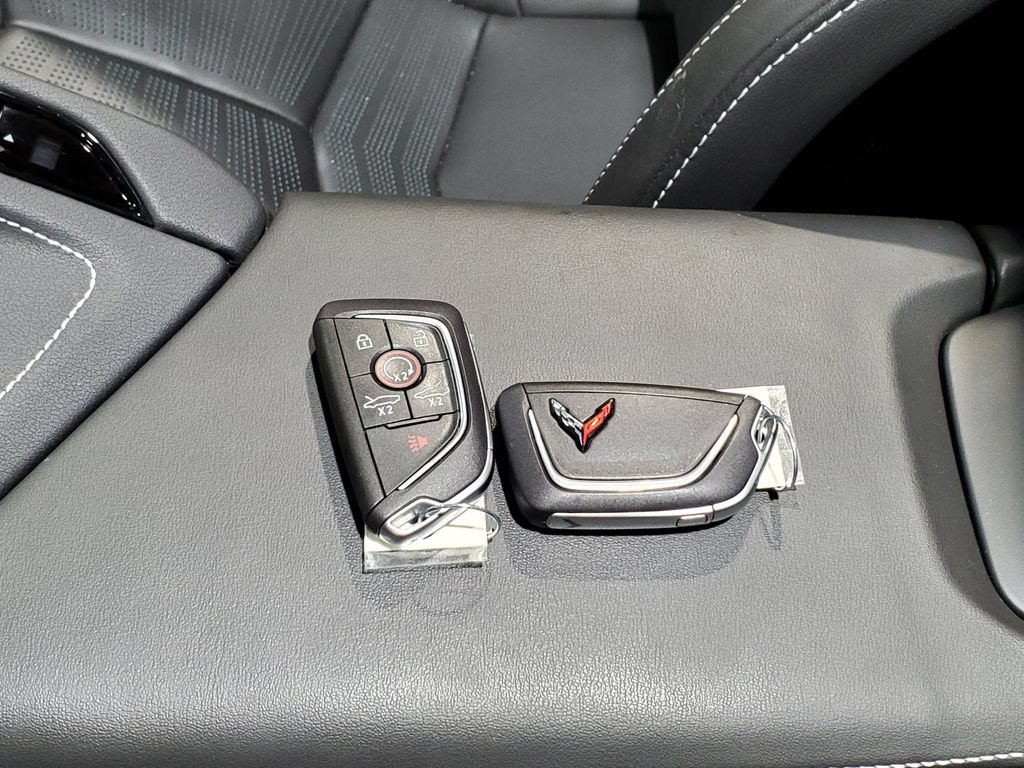 Used 2025 Chevrolet Corvette Z06 RWD image 55