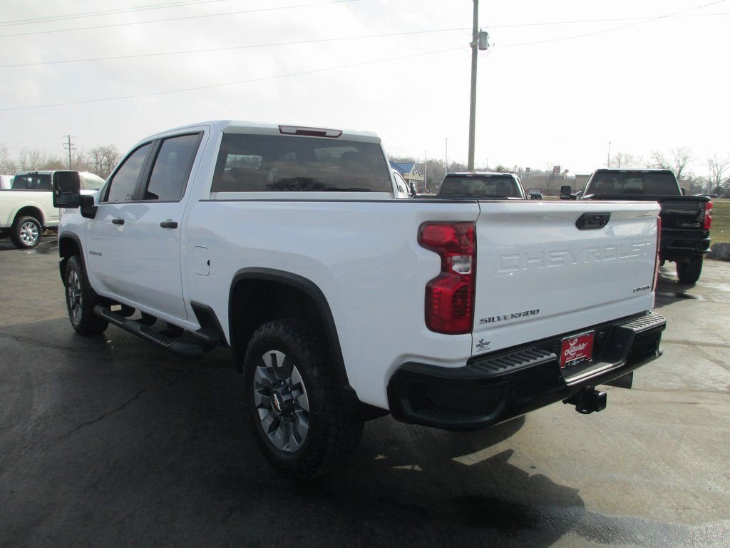 Used 2024 Chevrolet Silverado 2500 Custom w/ Custom Value Package image 8