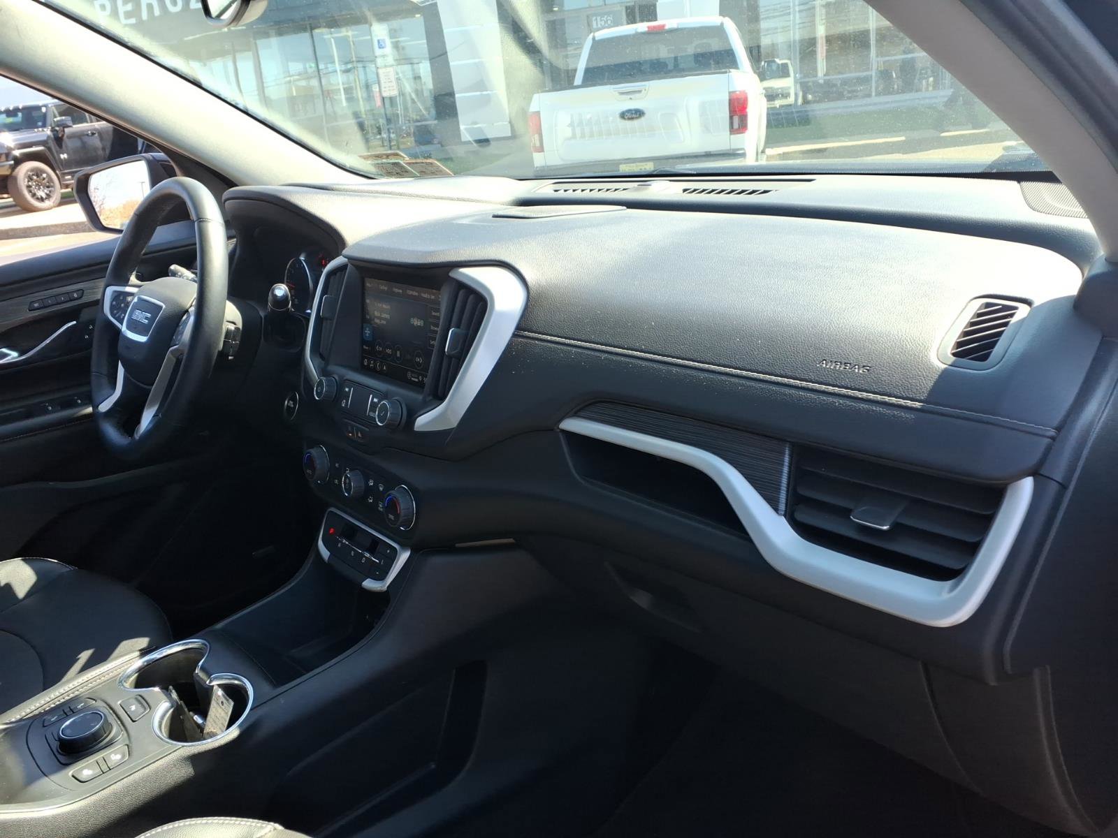 Certified 2023 GMC Terrain SLT w/ Infotainment Package II image 10