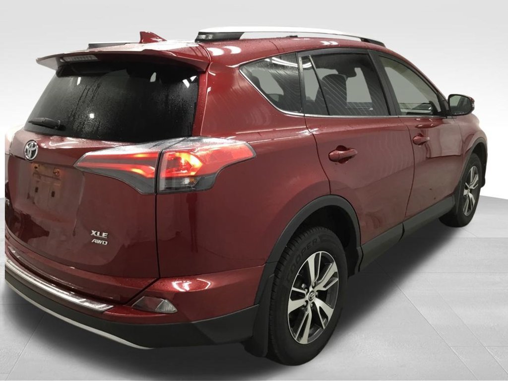 Used 2018 Toyota RAV4 XLE w/ Plus Extra Value Package AWD/4WD image 41
