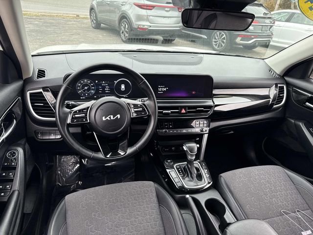 Used 2024 Kia Seltos S AWD/4WD image 17