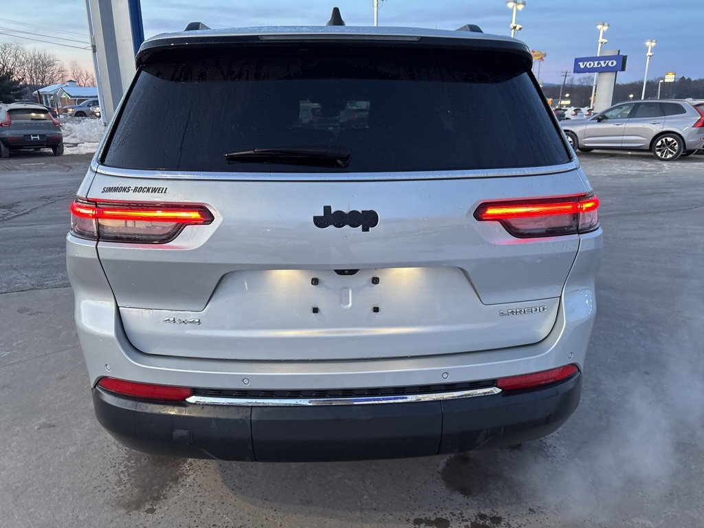Used 2023 Jeep Grand Cherokee L Laredo image 7