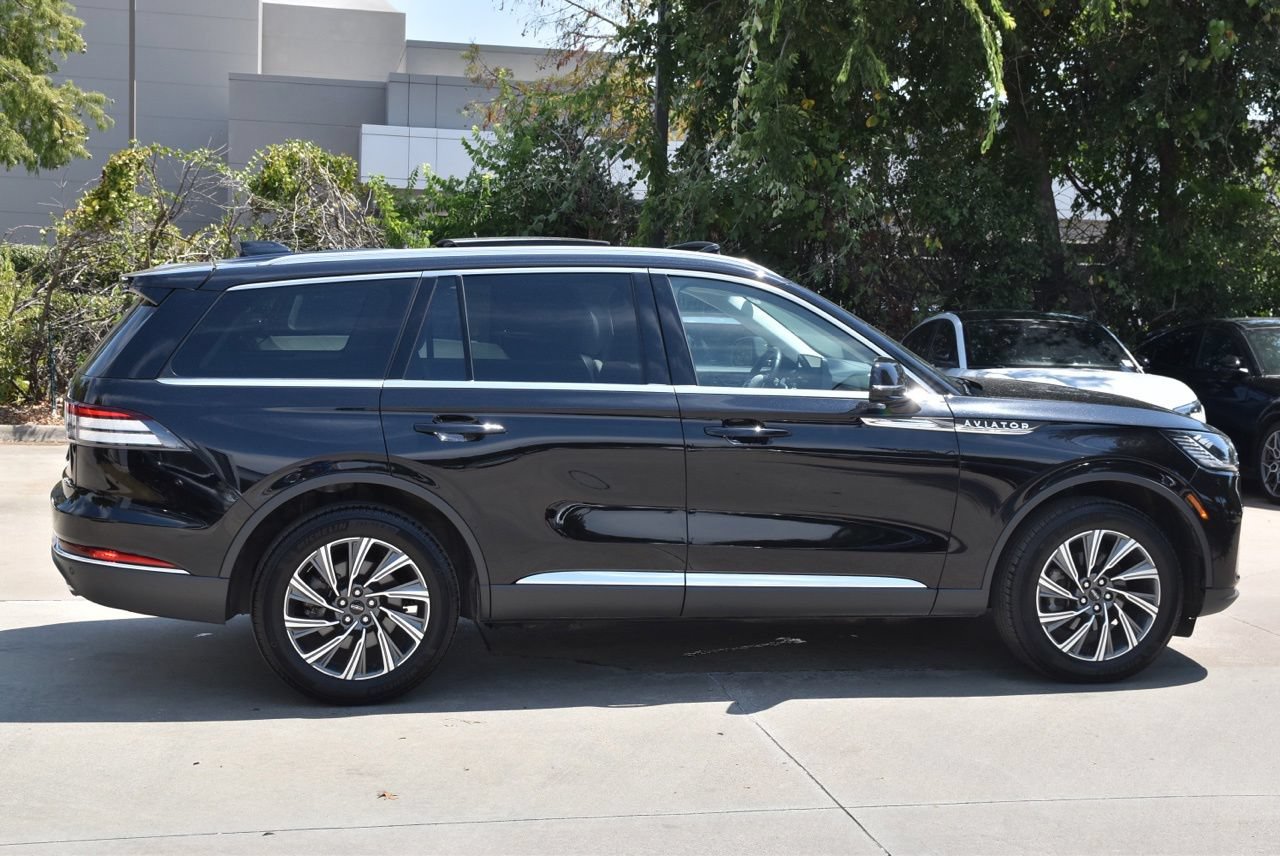 Certified 2026 Lincoln Aviator AWD image 6