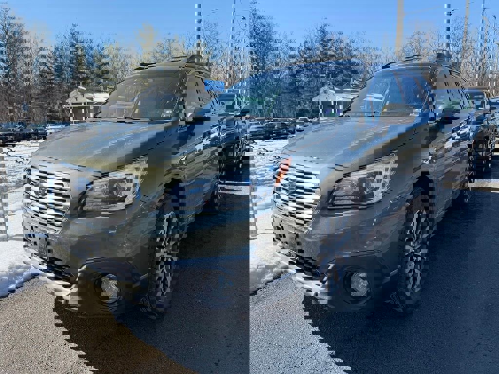 Used 2017 Subaru Outback 2.5i Limited image 2